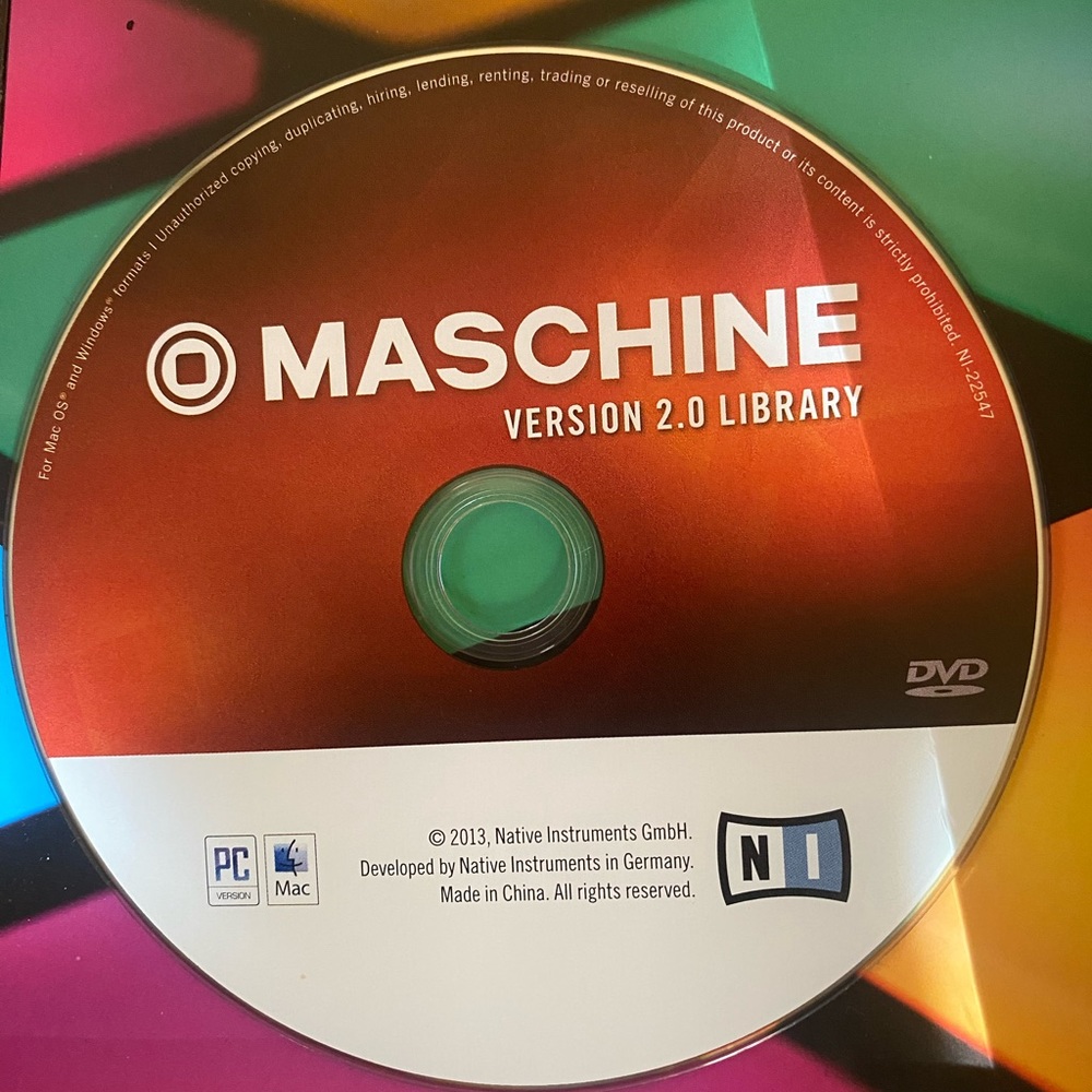 Native Instruments Maschine MK2- Black - Picture 4 of 6
